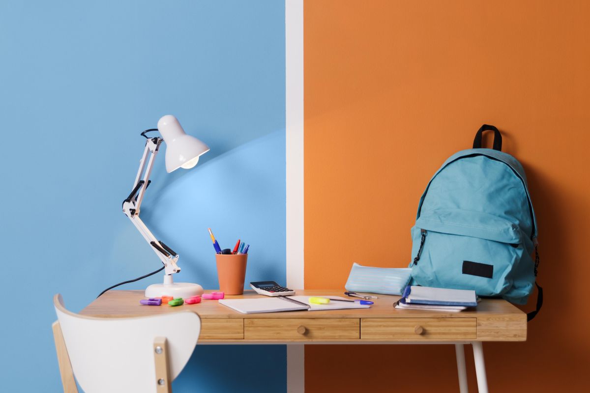 Biurko do nauki dla dziecka: wysokość, ergonomia i wygoda na lata